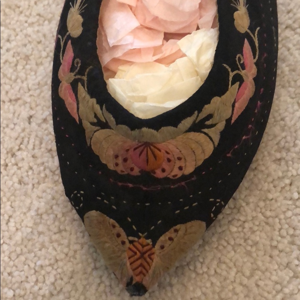 Exquisite Vintage Chinese Embroidered Moccasins